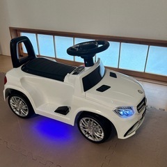 ＜ジャンク品＞ベンツ電動自動車の画像