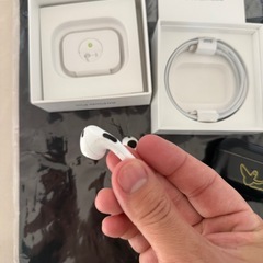AirPods pro2 ケース付きの画像
