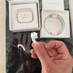AirPods pro2 ケース付きの画像