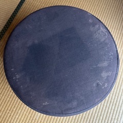 無料　布製スツールの画像