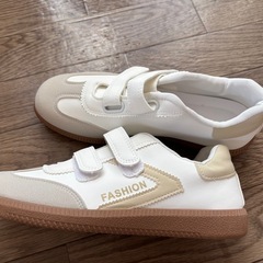 スニーカーの画像