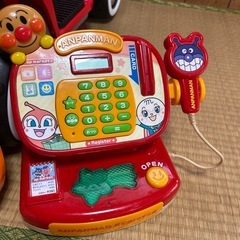 ミッキーマウスの乗り物、アンパンマンぬいぐるみ　ギター　レジセット
の画像