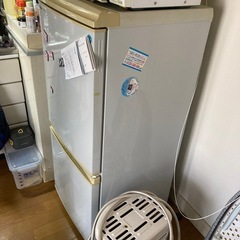 こたつ、冷蔵庫、電子レンジまとめての画像