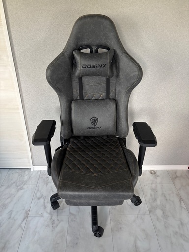 美品　ゲーミングチェア　フットレスト付き