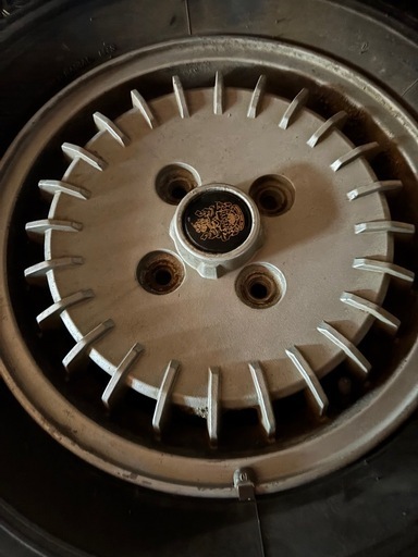 デボネア　純正ホイールタイヤ付き4本