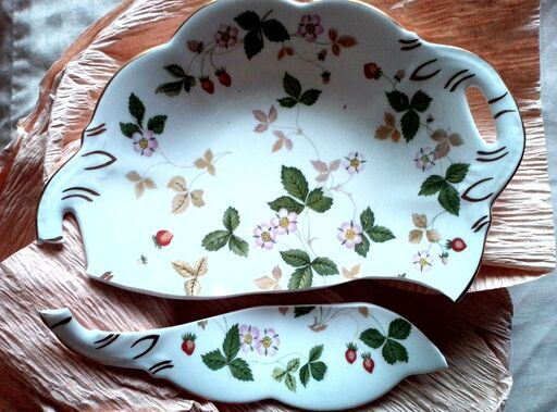  WILD STRAWBERRY 大皿5枚セット 27cm WEDGWOOD WILD STRAWBERRY 割れ皿 (nimo0226) 汐留の食器
