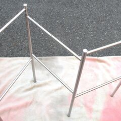☆　IKEA イケアBROGRUND ブログルンド 伸縮式タオルスタンド◆モダンで爽やかな印象の画像