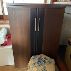 足踏み式ミシン
の画像