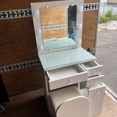 ニトリドレッサーの画像