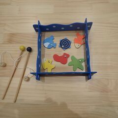 木でできた釣り堀の画像