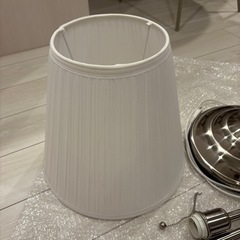 IKEA ÅRSTID オースティード フロアランプ 真ちゅうホワイト IKEAの画像