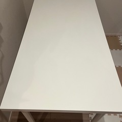 9/18か9/19限定　IKEA LAGKAPTEN 机 つくえの画像