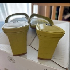 SENSO サンダル イエロー クロコダイル柄の画像