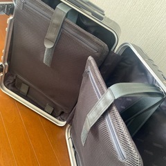 RIMOWA 機内持ち込み　スーツケースの画像