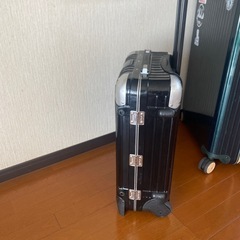 RIMOWA 機内持ち込み　スーツケースの画像