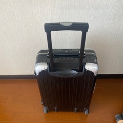 RIMOWA 機内持ち込み　スーツケースの画像