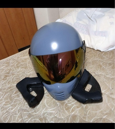 フルフェイスへヘルメット
