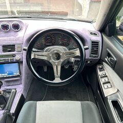ローンは毎月31,500円～　日産　スカイライン　25GTターボ　純正5速　マルーンオールペン　タイベル交換済み　社外ＬＳＤ　純正５速　ニスモメーター　ＢＬＩＴＺ前置インタークーラー　車高調　ＨＰＩエアクリーナー　ＨＫＳターボタイマー　３連メーターの画像