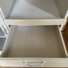 食器棚 キッチンボードの画像