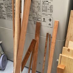 【無料0円】木材 端材 DIY 日曜大工用 大小いろいろ 引き取り限定 資材 処分予定 早い者勝ち 大小ありの画像