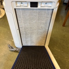 中古 SHARP シャープ 加湿空気清浄機 KC-H500Y-W プラズマクラスター 2018年製の画像