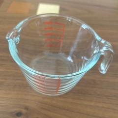 計量カップの画像