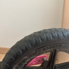 ストライダー（ピンク）、スタンド付の画像