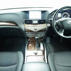 中古車販売店の画像