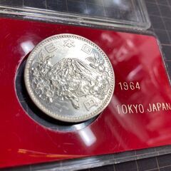 東京オリンピック　記念硬貨　１９６４年(昭和３９年)　１０００円×２　１００円×１　ケース入の画像