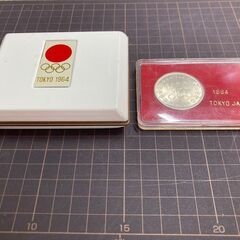 東京オリンピック　記念硬貨　１９６４年(昭和３９年)　１０００円×２　１００円×１　ケース入の画像