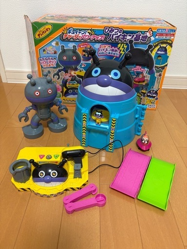 アンパンマン　ひみつのバイキン基地