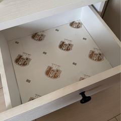 ホワイト木製シェルフ 4段 2引き出しの画像