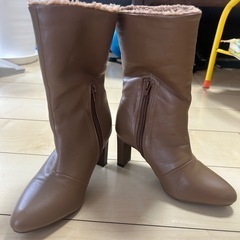 ショートブーツの画像