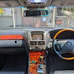 ローンは毎月12,400円～　トヨタ　セルシオ ｅＲ仕様　純正バネサス　サンルーフ　黒革シート　ヒーター付きパワーシート　スマートキー　純正ナビマルチ　バックカメラ　Ｆ・Ｓ・Ｒエアロパーツ　純正１７インチアルミの画像