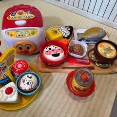 アンパンマン、プーさんのおもちゃなどの画像