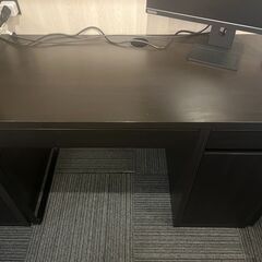 IKEA　作業デスクの画像