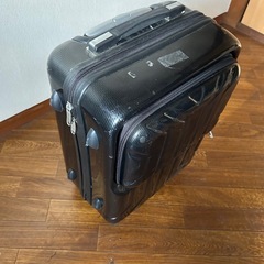 キャリーケース　鍵なしの画像