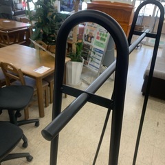 【ジモティー割引で最大15％OFF⭐️】 ハンガーラック 黒×木製の画像