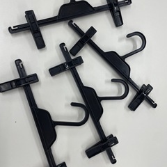 大量にあり　プラスチック　ボトムハンガーの画像