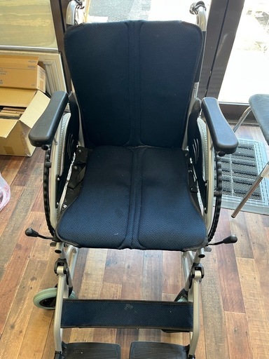 ケアテックジャパン　自走式車椅子