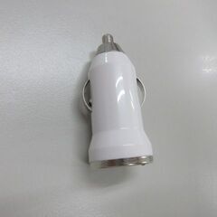 USB カーチャージャーiPhone 4S 対応 車載用充電器の画像