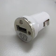 USB カーチャージャーiPhone 4S 対応 車載用充電器の画像