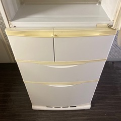 サンヨー5ドア冷蔵庫の画像