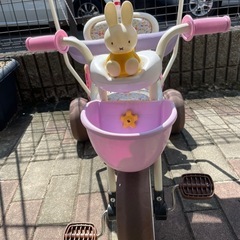 【ミッフィー】サンシェード付き三輪車の画像