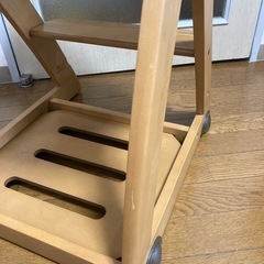学習椅子　キッズチェア　キャスター付き　の画像