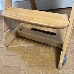 学習椅子　キッズチェア　キャスター付き　の画像