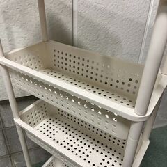 3段 収納ラック キッチンラック キャスター付 調味料 小物入れ 隙間収納 プラスチック製 ホワイト 幅48cm×奥行22cm×高さ101cmの画像