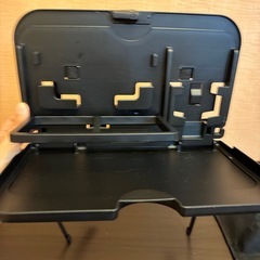 ワイヤレスチャージャーと車載用品の画像