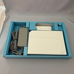 Wii本体　ソフト5本　ハンドル付の画像