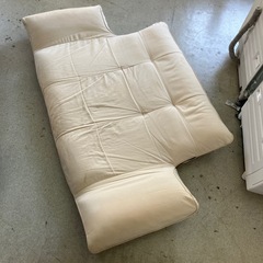 K2509-217 2人掛け リクライニング ローソファ オフホワイト 汚れ　使用感有りの画像